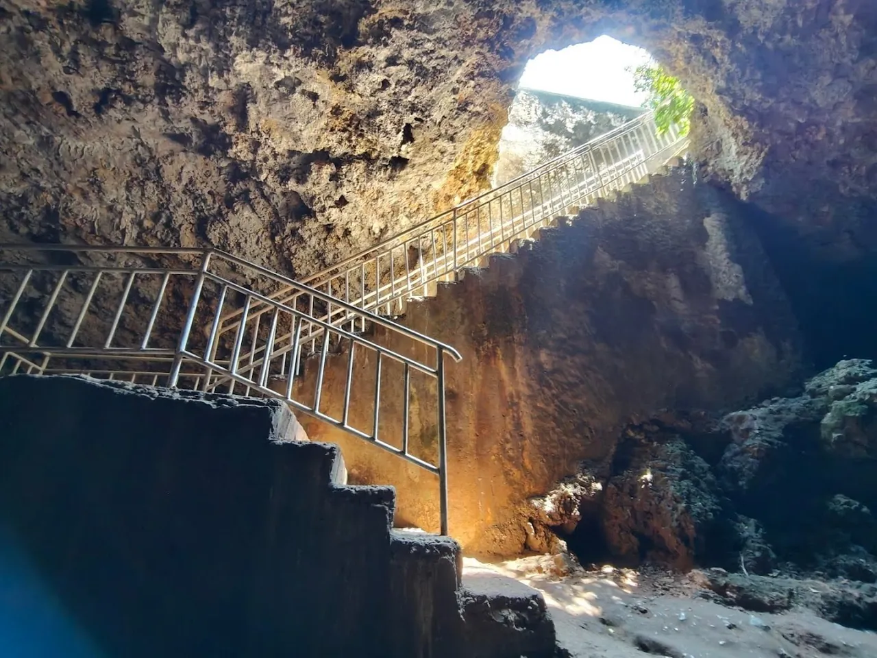 Mangapwani coral cavern and slave chamber