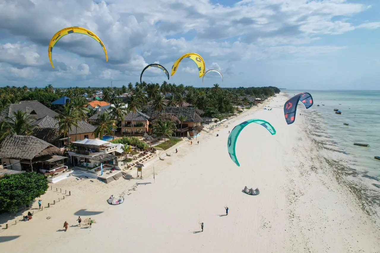 Kitesurfing in Paje